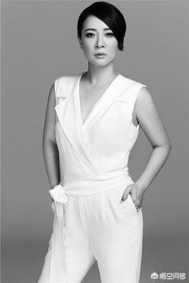 演员陈小艺简历,从舞台到荧屏，演绎人生百态的演艺生涯